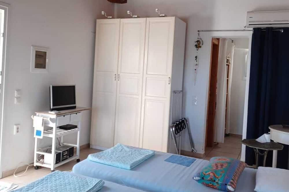Photo of Bedroom in Votsi
