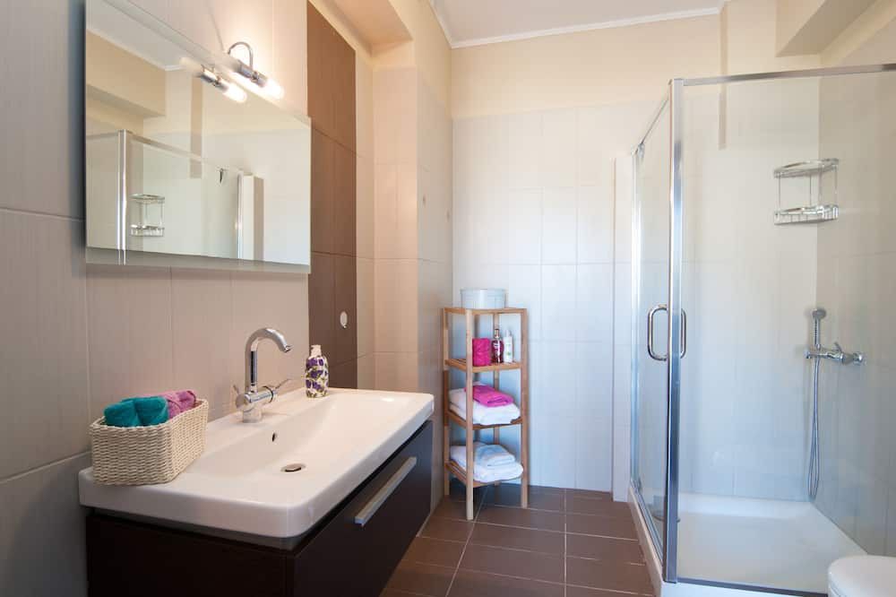 Photo of Bathroom in Dhrakata
