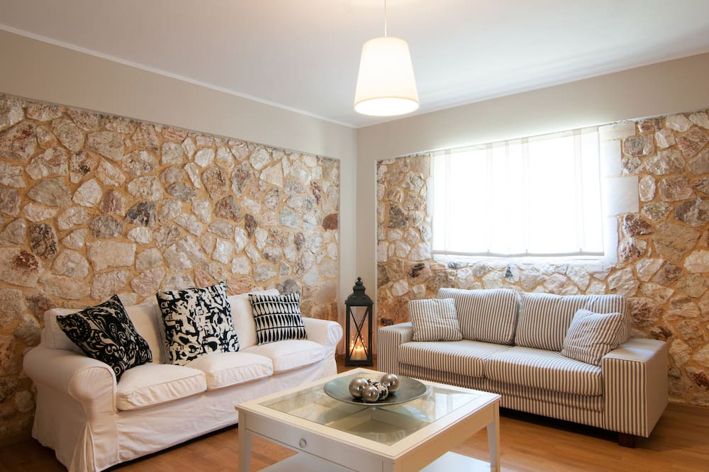 Photo of Livingroom in Dhrakata