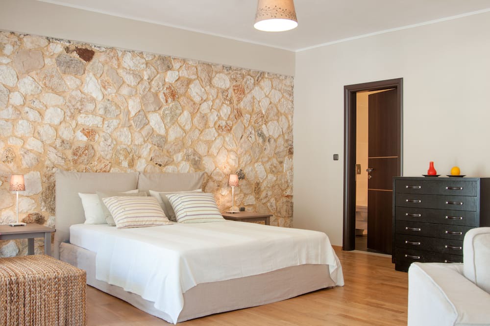 Photo of Bedroom in Dhrakata