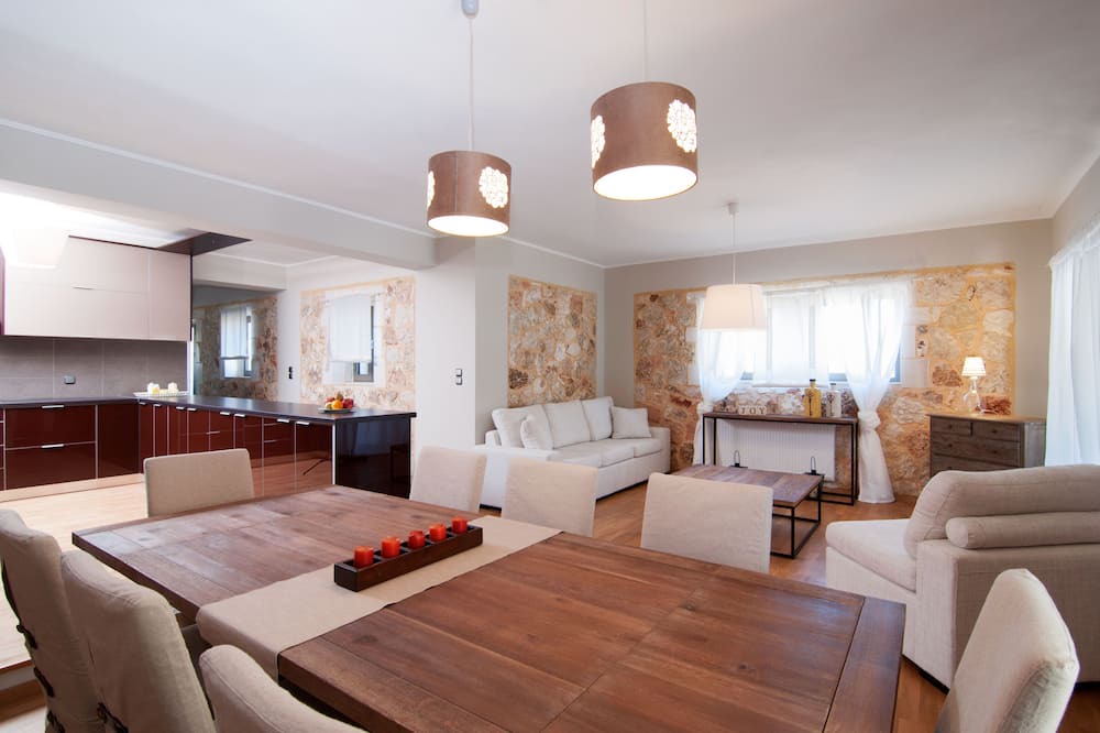 Photo of Livingroom in Dhrakata