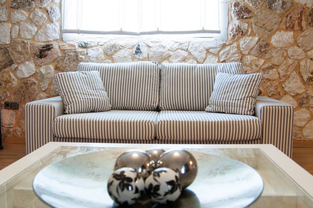 Photo of Livingroom in Dhrakata