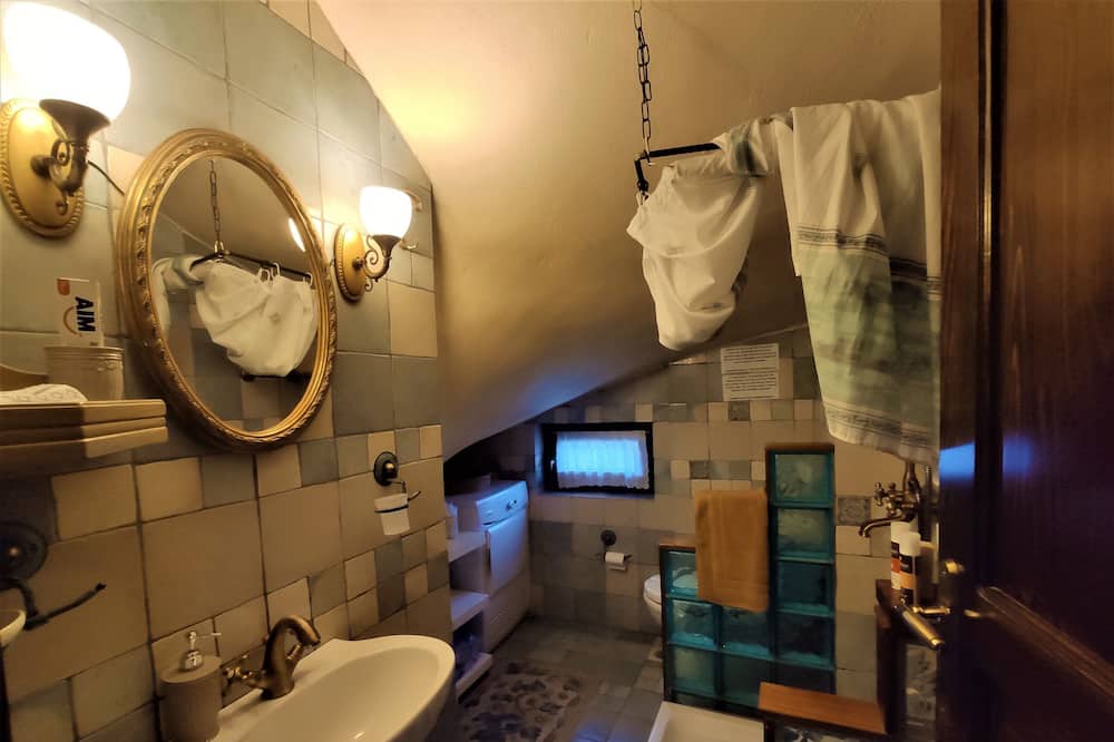 Photo of Bathroom in Zakas