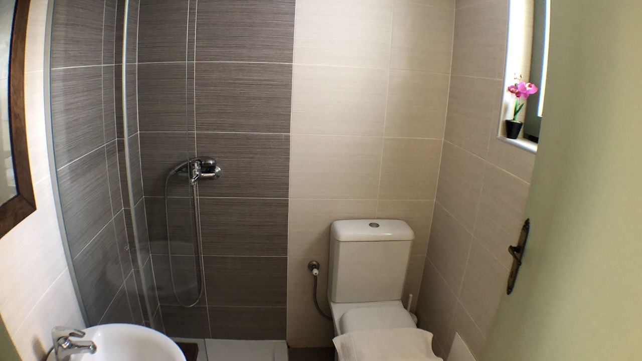 Photo of Bathroom in Platanes