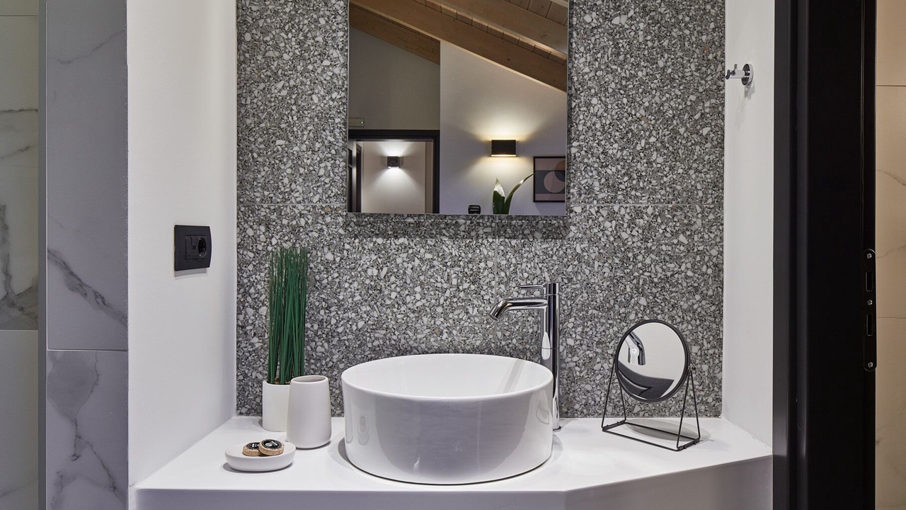 Photo of Bathroom in Ioannina Town Centre