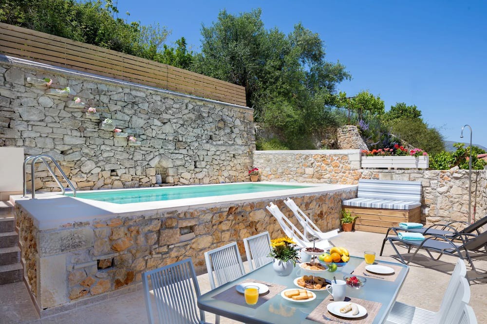 Photo of Patio Balcony in Makhairoi