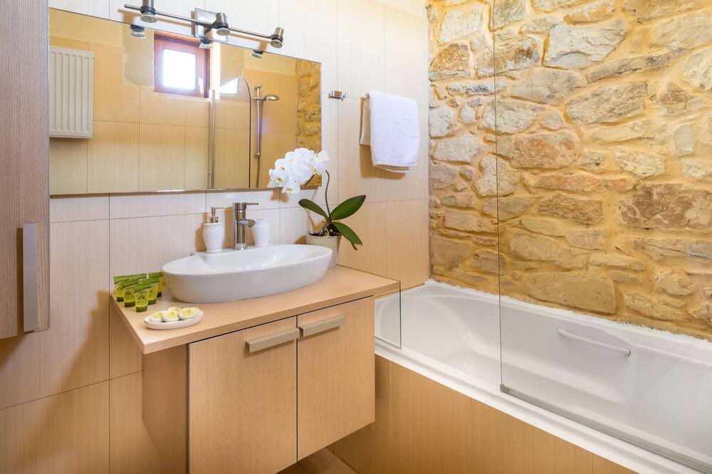 Photo of Bathroom in Makhairoi