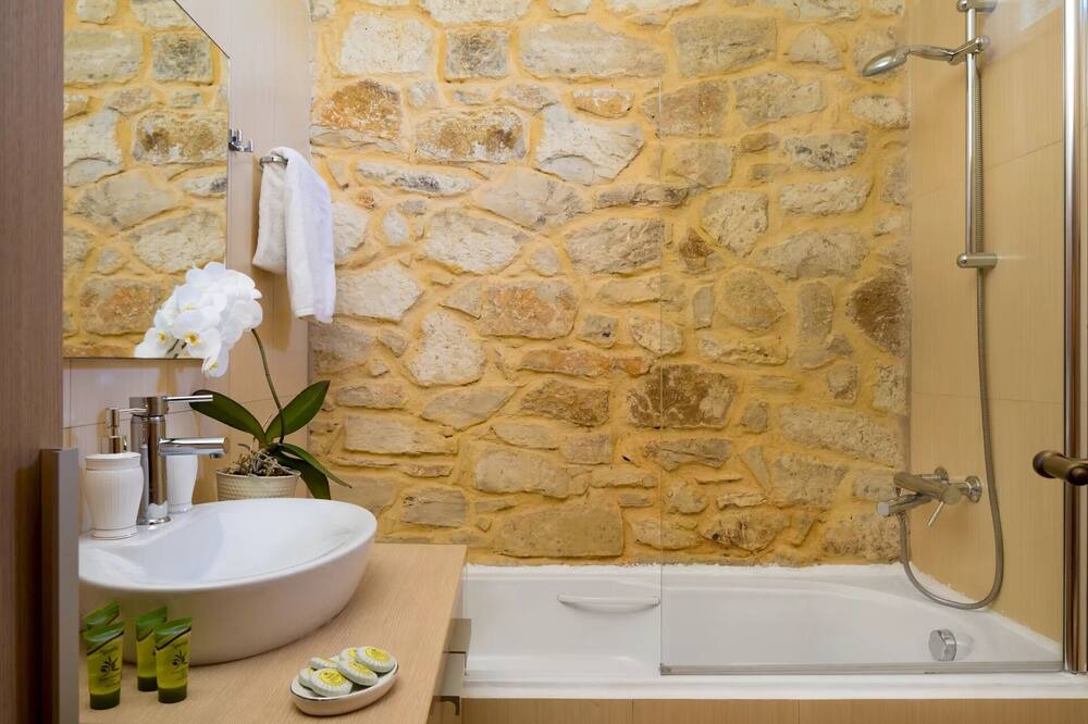 Photo of Bathroom in Makhairoi