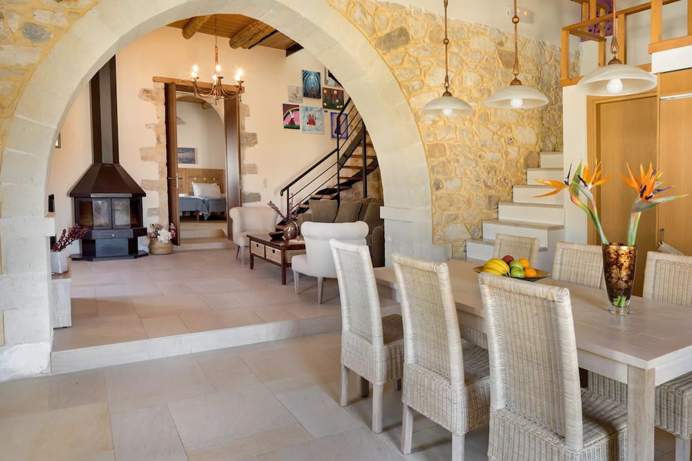 Photo of Livingroom in Makhairoi
