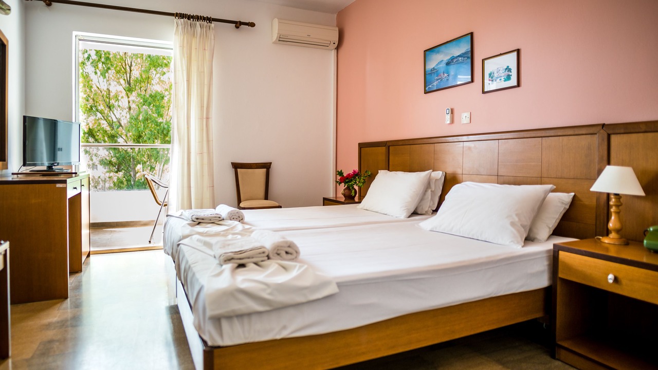 Photo of Bedroom in Messonghi