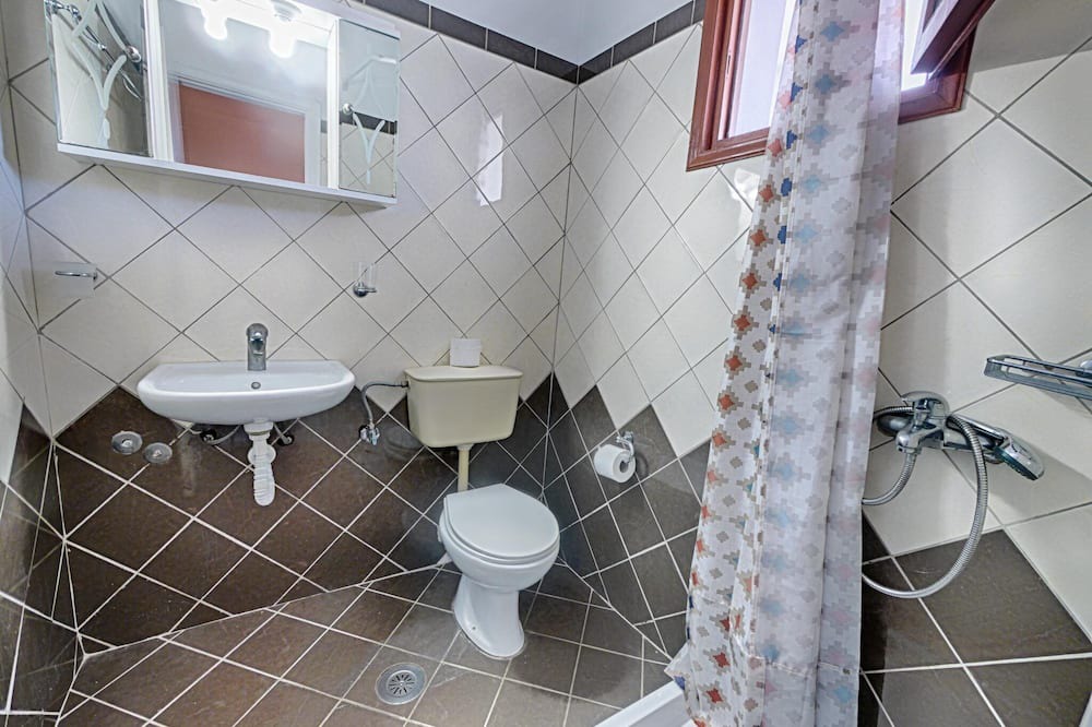 Photo of Bathroom in Agios Georgios Pagon