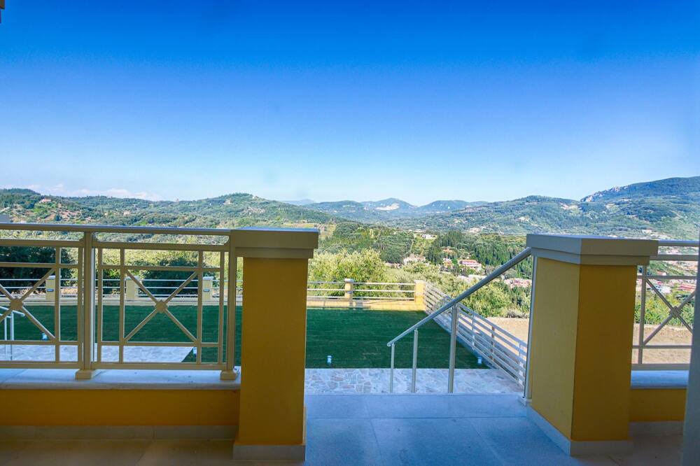 Photo of Patio Balcony in Termenades