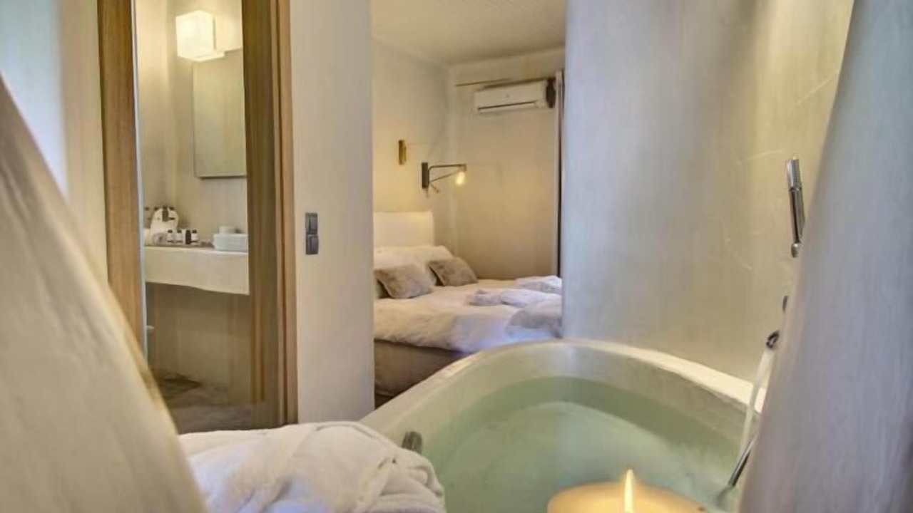 Photo of Bedroom in Papa Nero