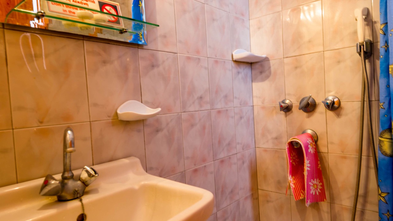 Photo of Bathroom in Diafani