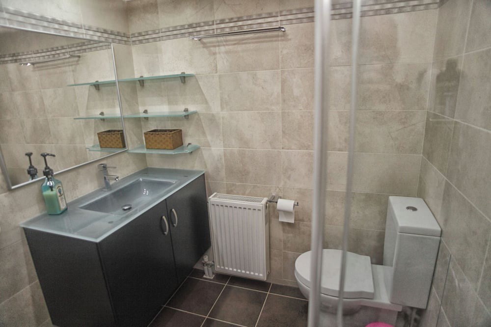 Photo of Bathroom in Elliniko-Argyroupoli