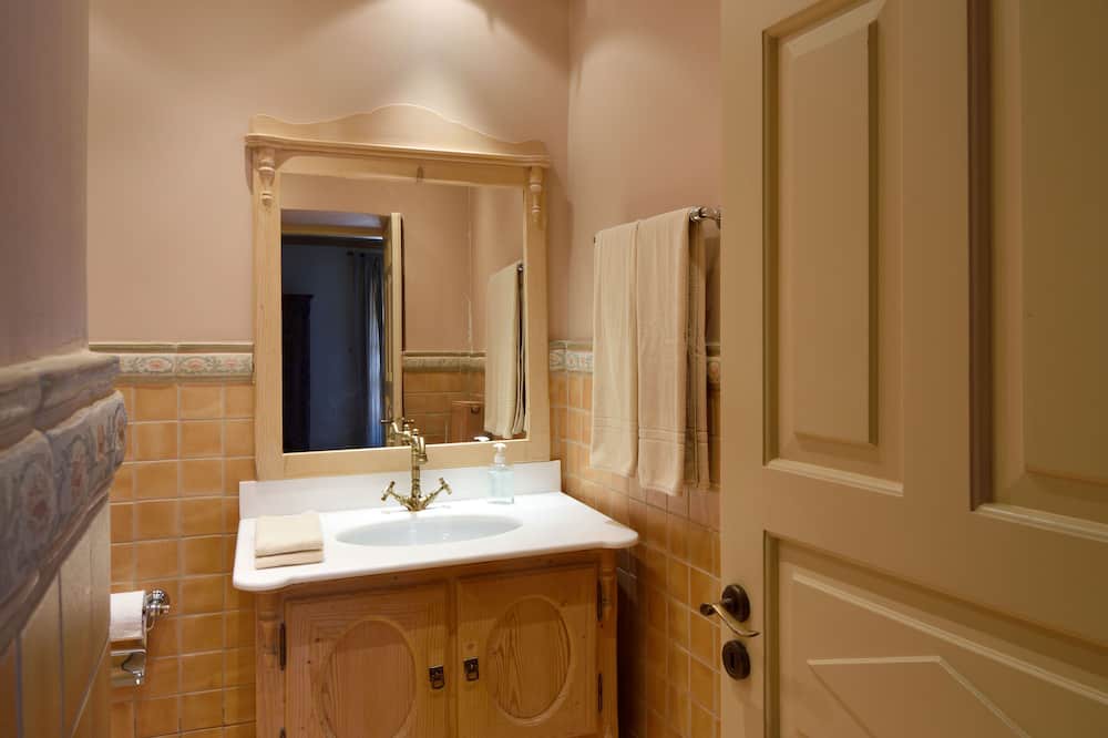 Photo of Bathroom in Papigo