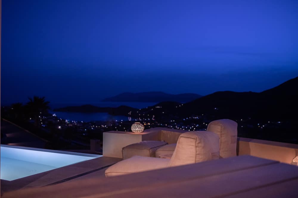 Photo of Patio Balcony in Ios