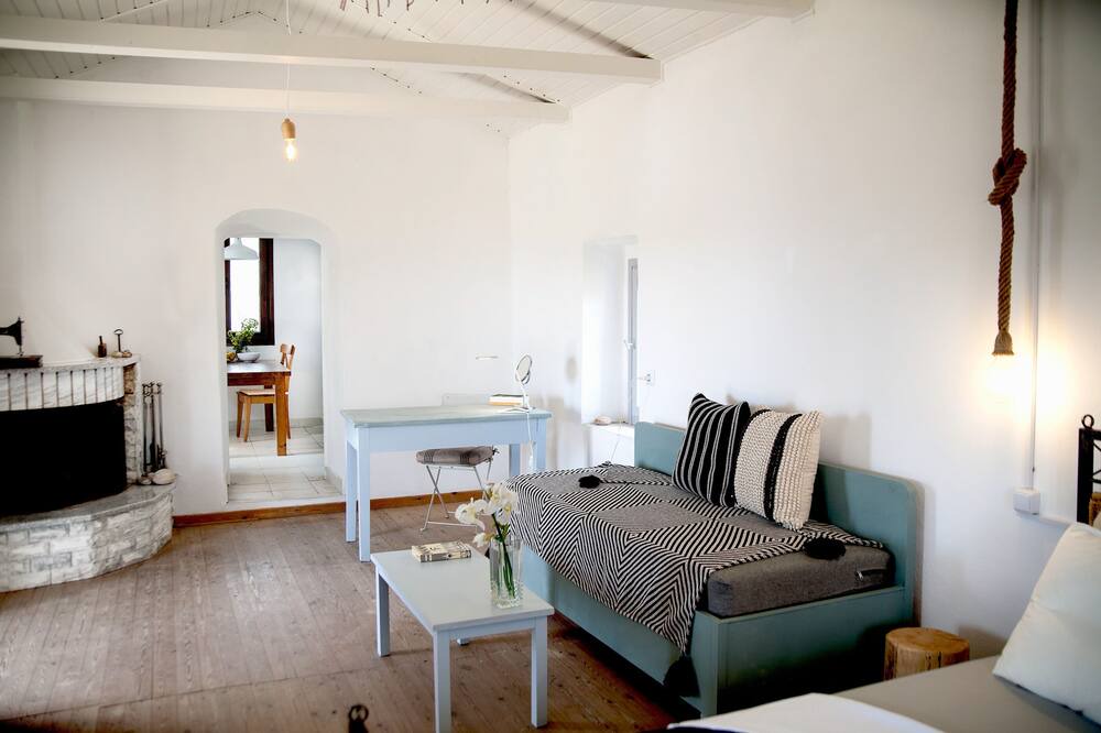 Photo of Bedroom in East Mani