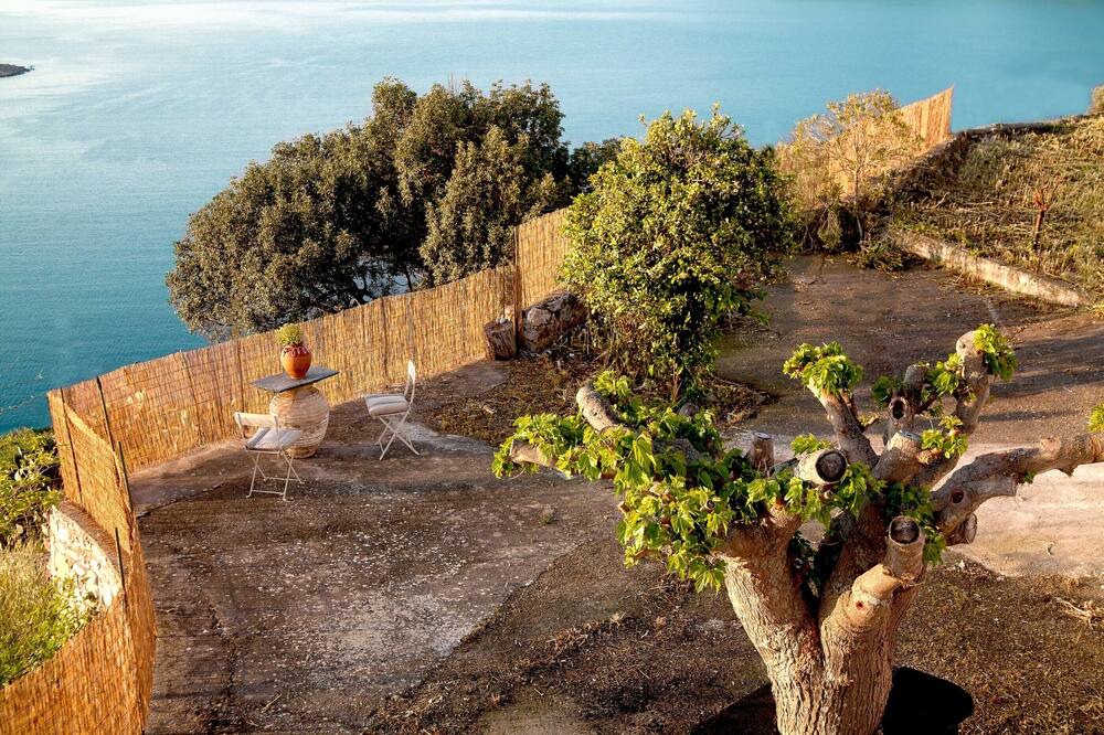 Photo of Outdoor in East Mani
