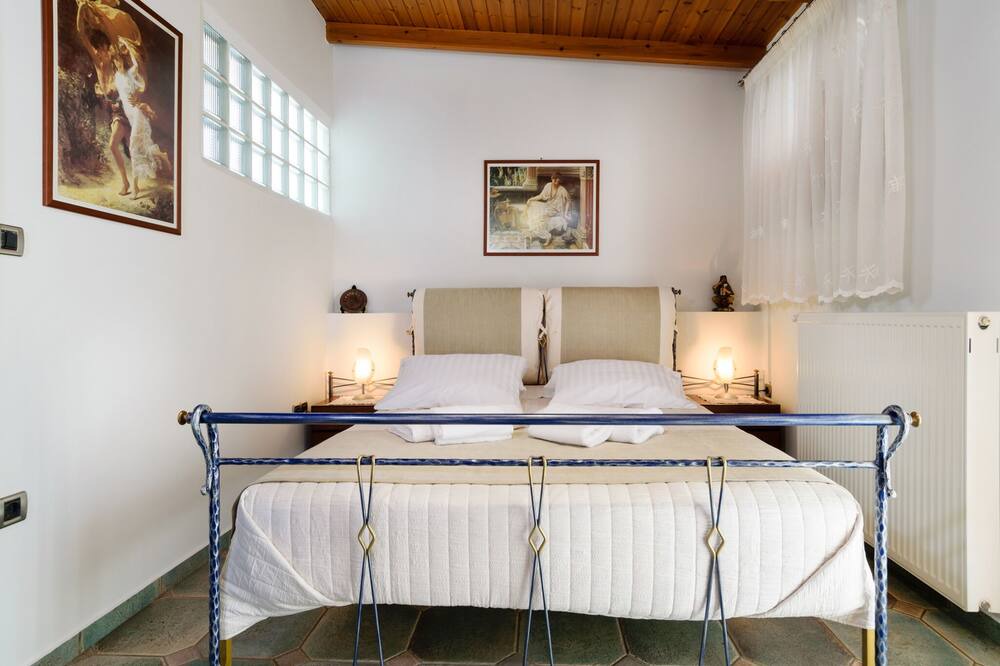 Photo of Bedroom in Daratsos