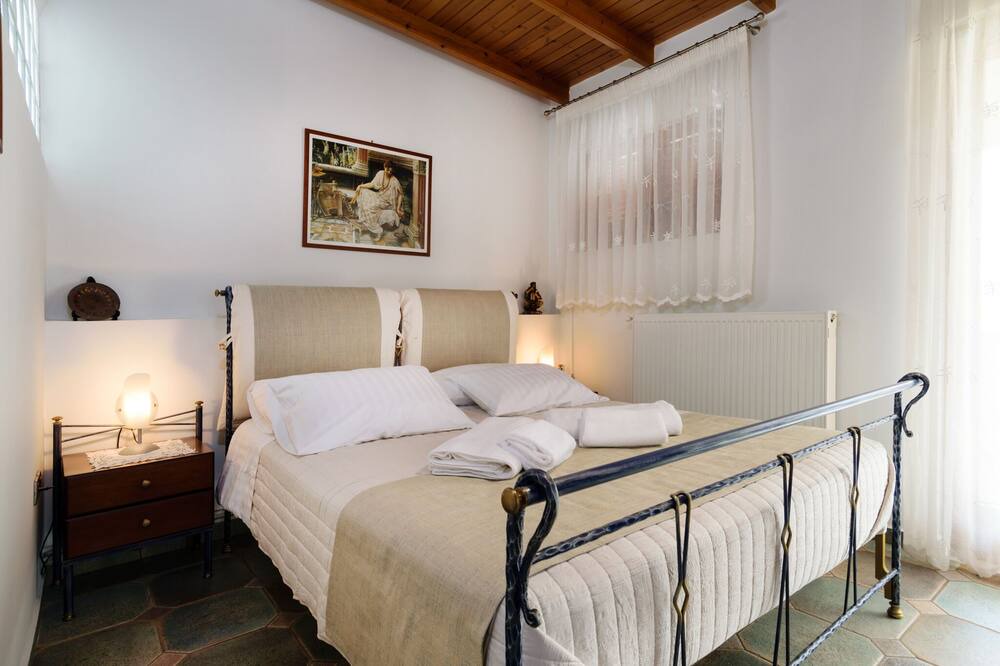 Photo of Bedroom in Daratsos