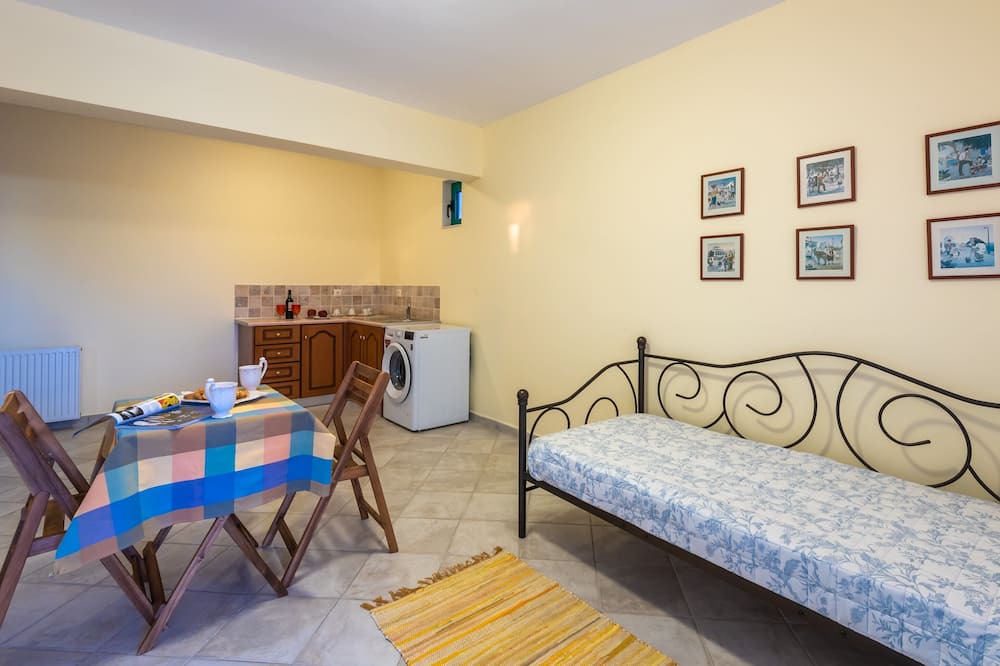 Photo of Bedroom in Salakos