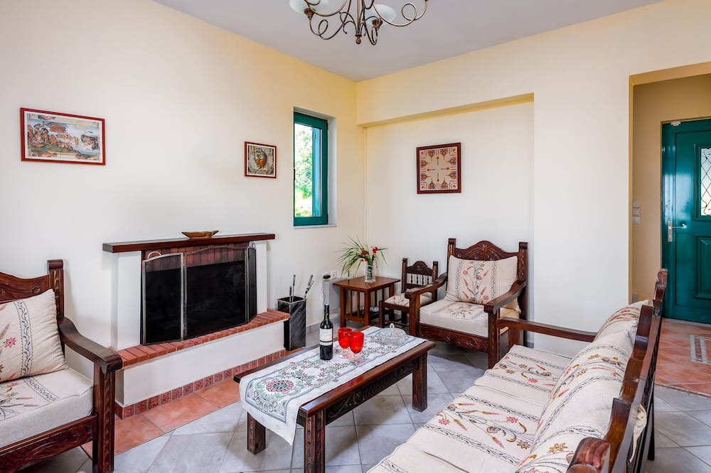 Photo of Livingroom in Salakos