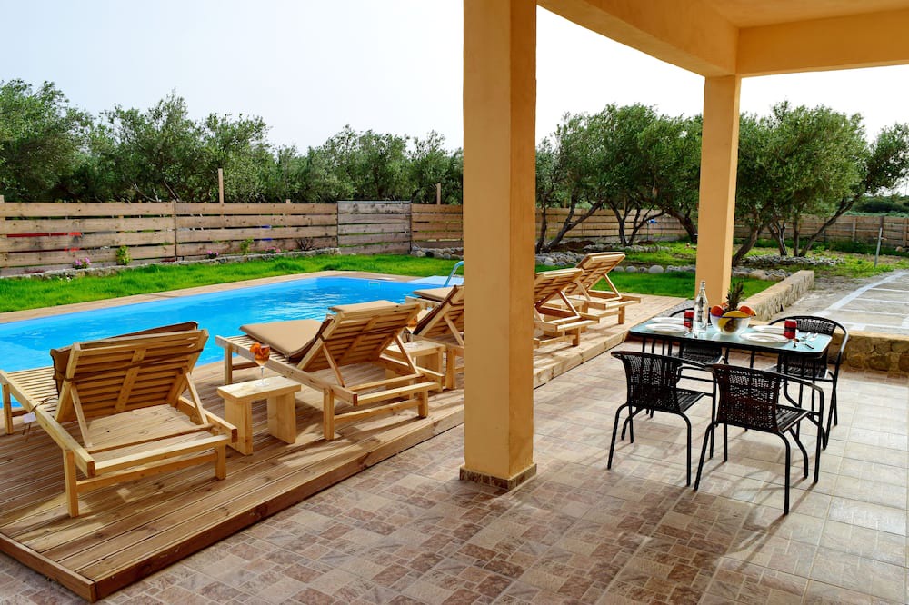 Photo of Patio Balcony in Moni Chrisoskalitissis