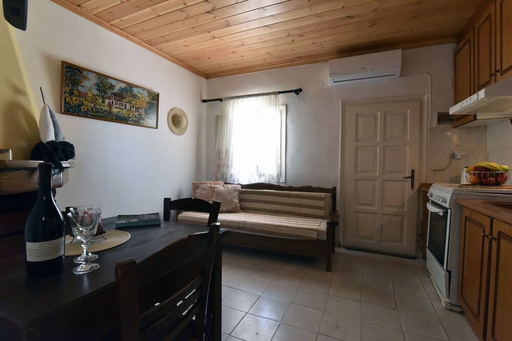 Photo of Livingroom in Antipernoi