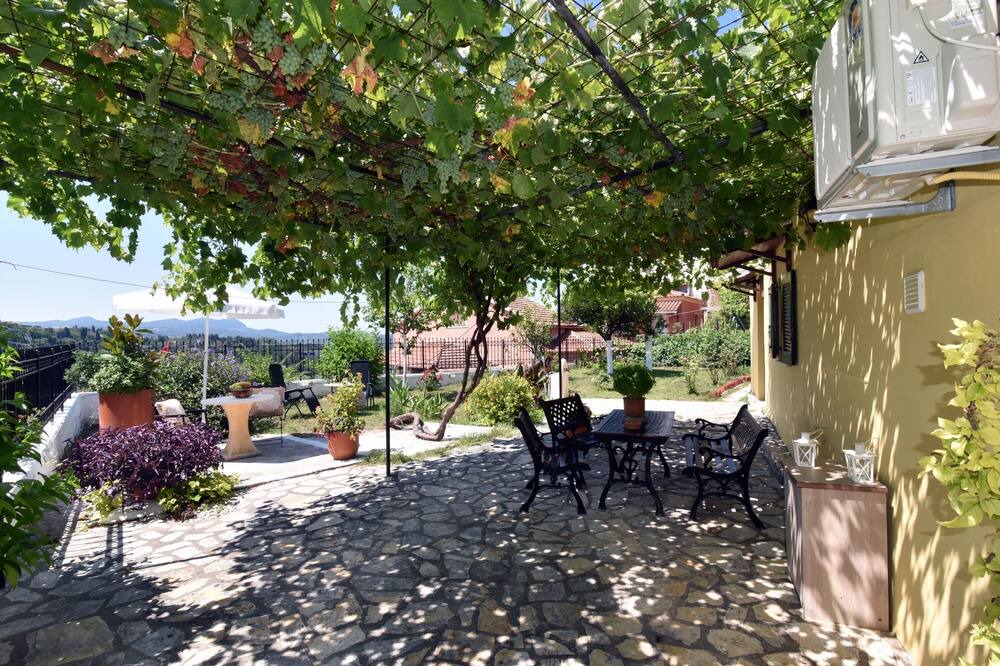 Photo of Patio Balcony in Antipernoi
