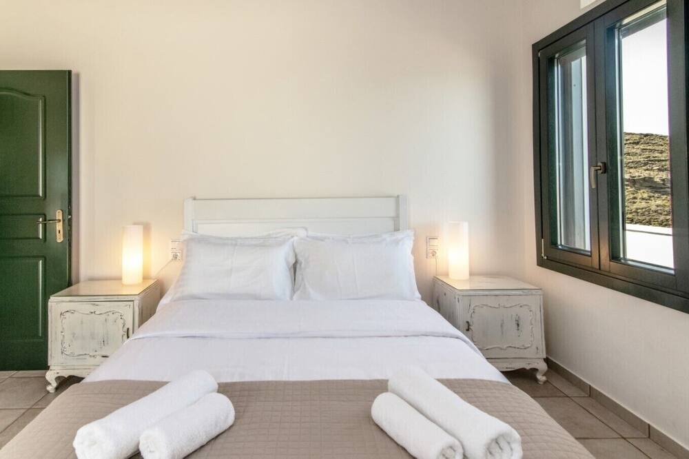 Photo of Bedroom in Exomvourgo