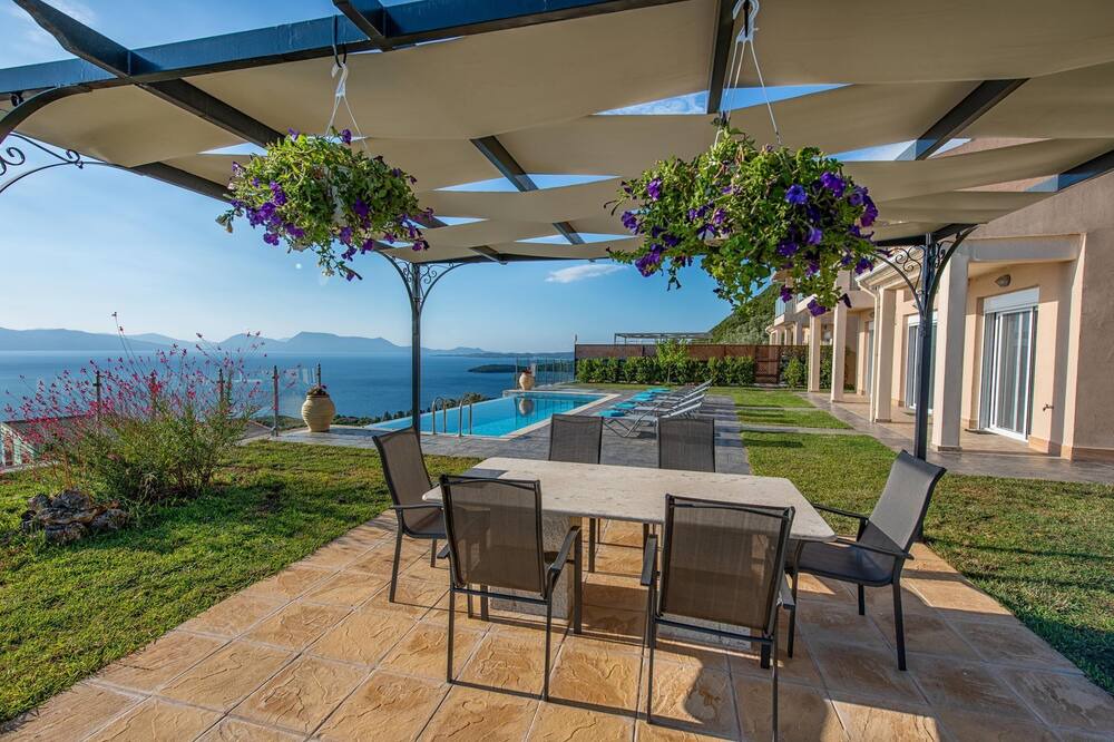 Photo of Patio Balcony in Spanokhorion