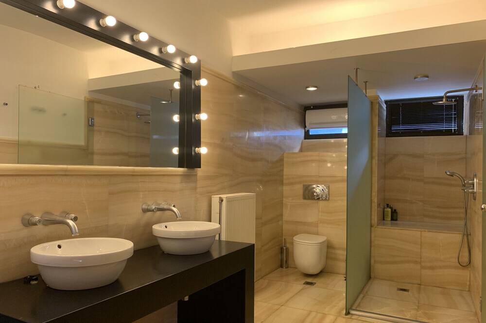 Photo of Bathroom in Nea Makri
