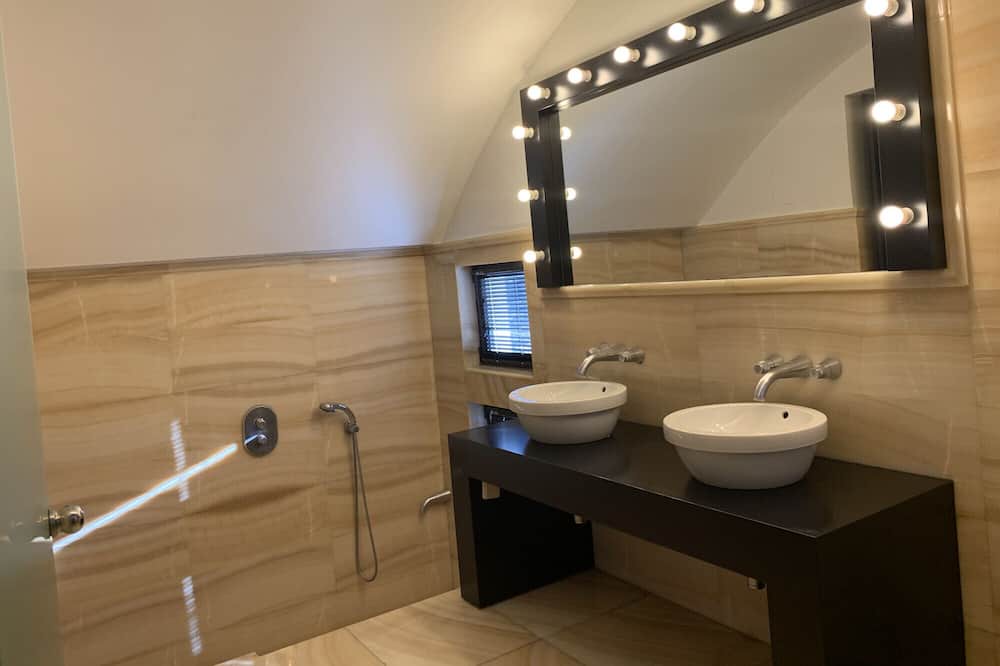 Photo of Bathroom in Nea Makri