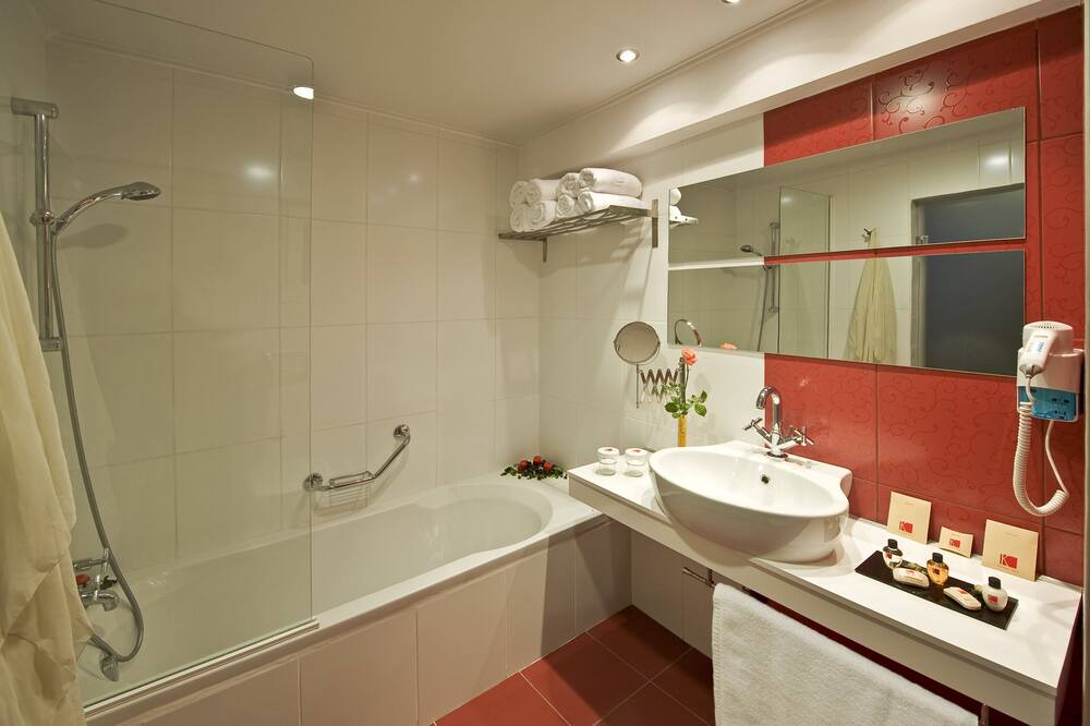 Photo of Bathroom in Ialyssos