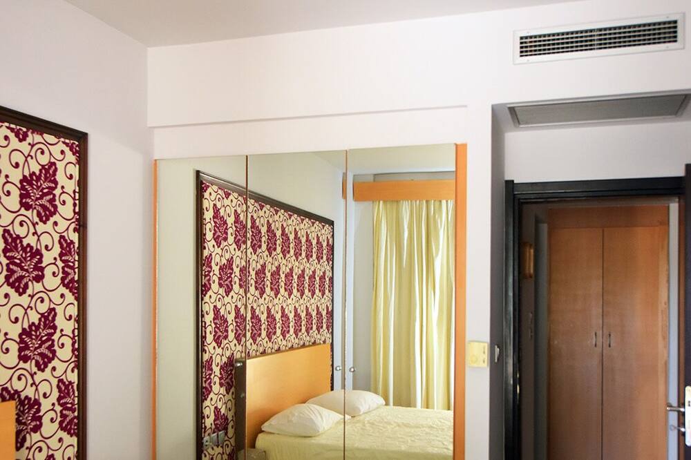 Photo of Bedroom in Ialyssos