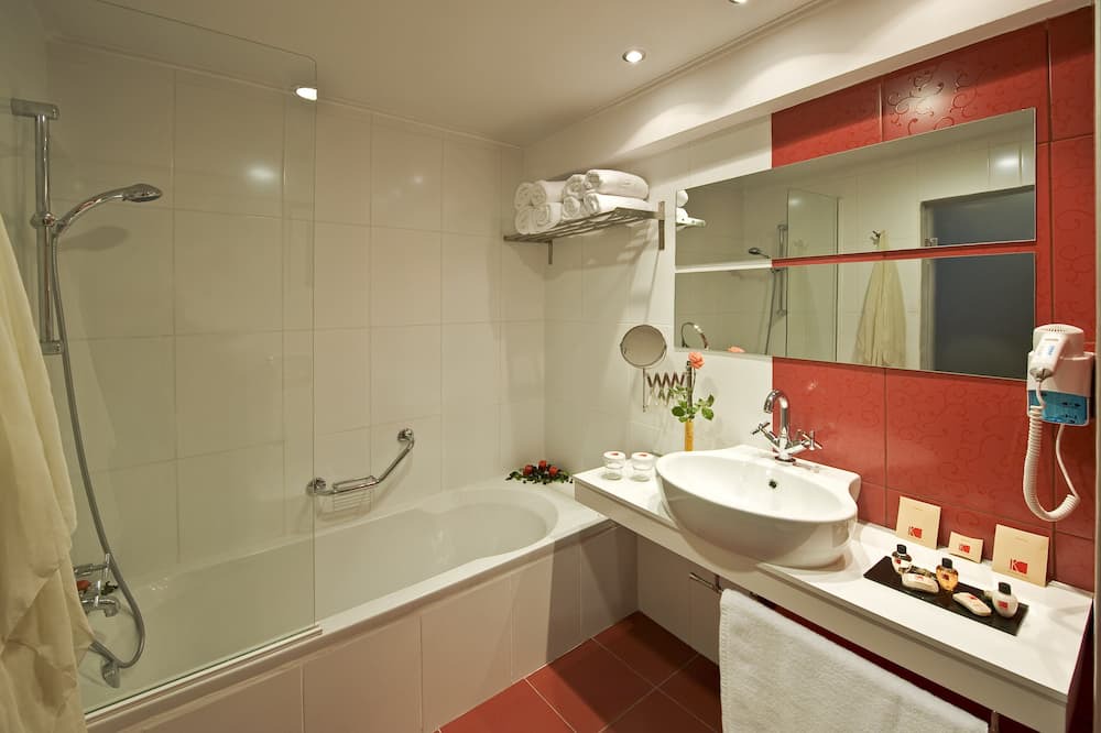 Photo of Bathroom in Ialyssos