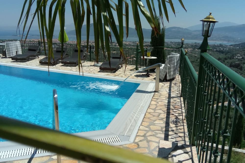 Photo of Outdoor in Apolpaina