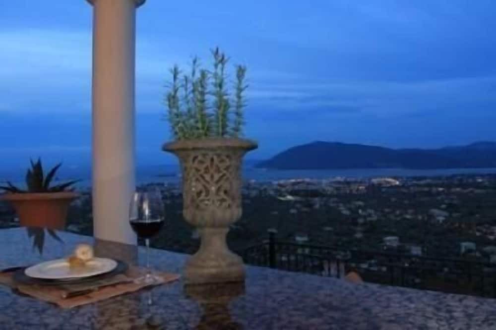 Photo of Outdoor in Apolpaina