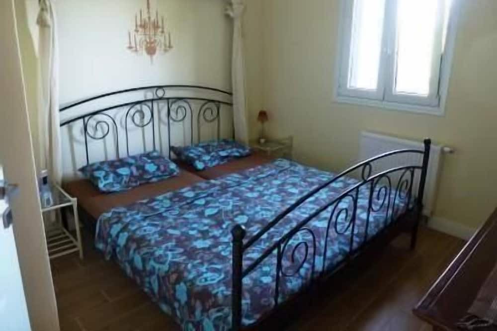 Photo of Bedroom in Apolpaina