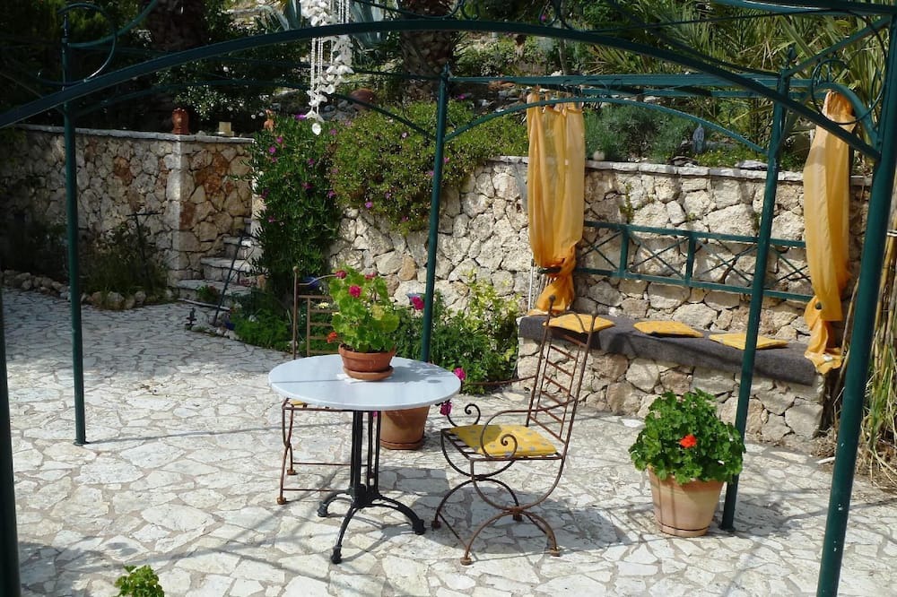 Photo of Outdoor in Apolpaina
