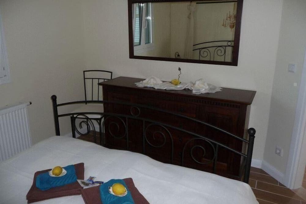 Photo of Bedroom in Apolpaina
