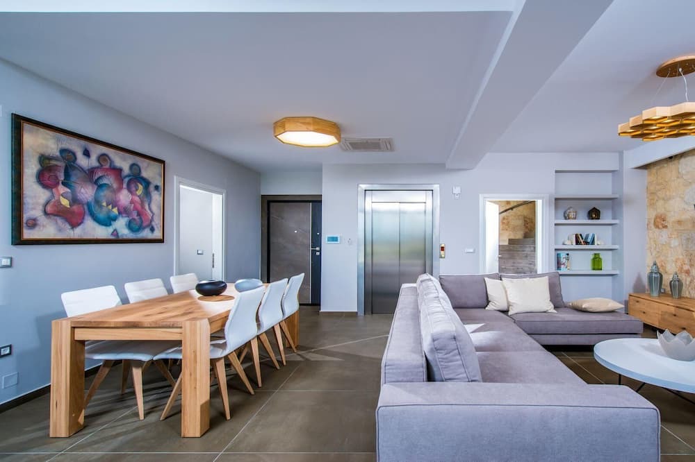 Photo of Livingroom in Piskopiano