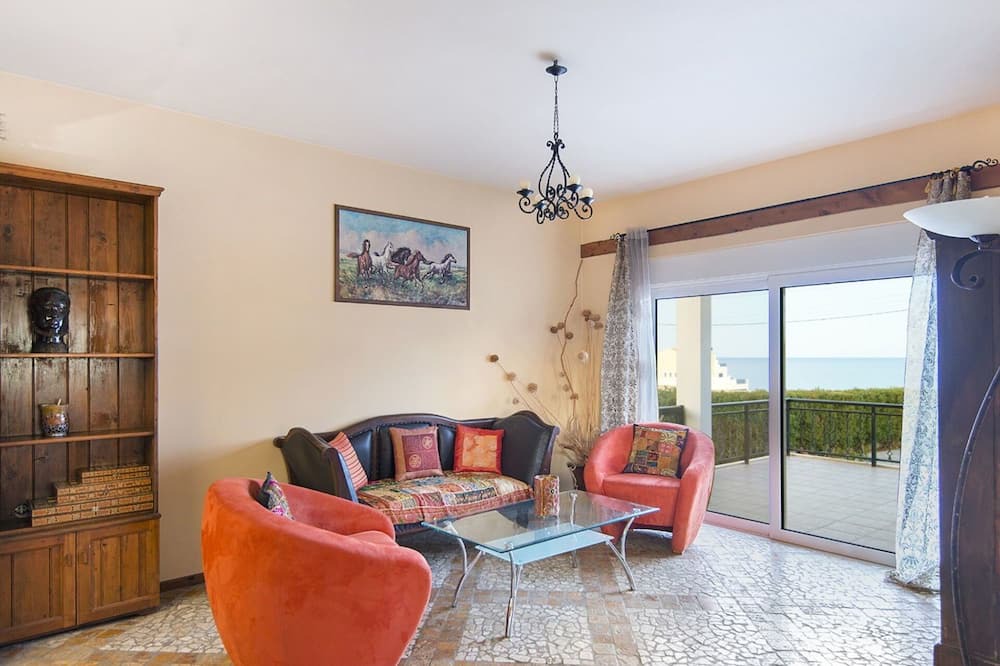 Photo of Bedroom in Lahania