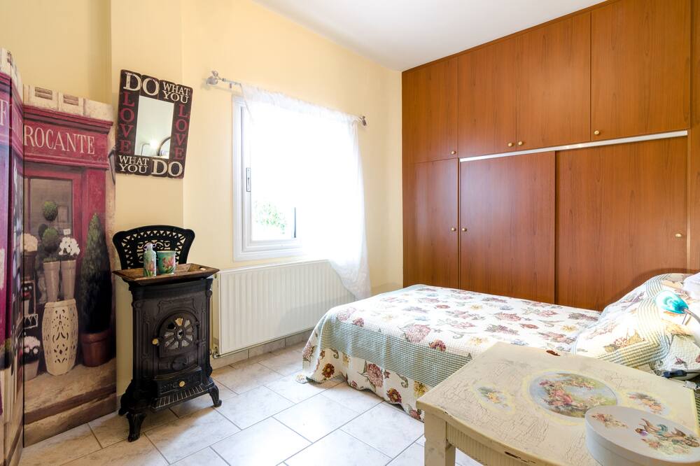 Photo of Bedroom in Skalani
