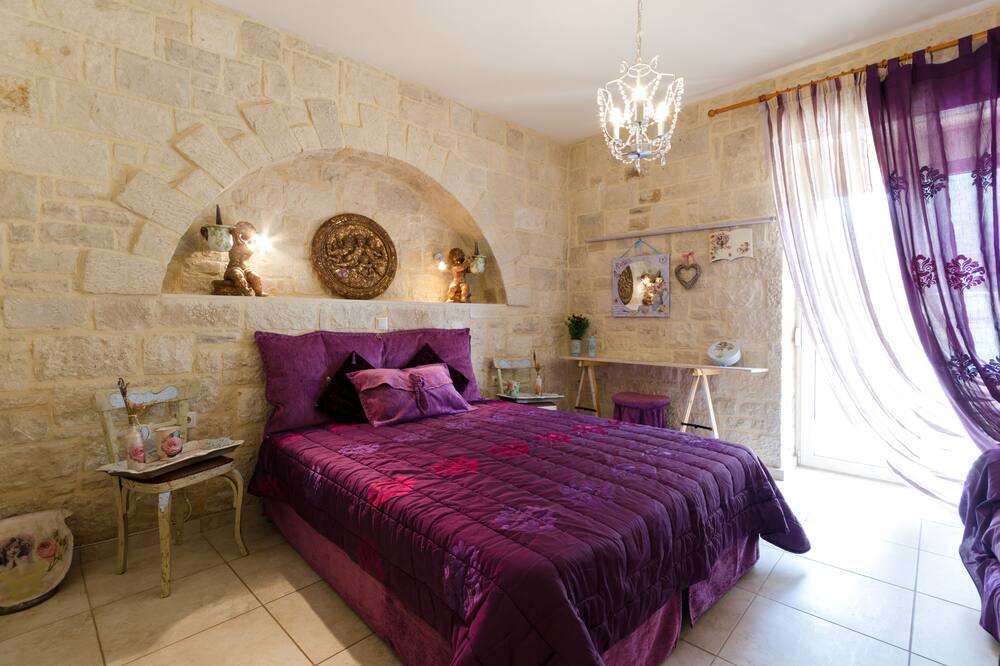 Photo of Bedroom in Skalani