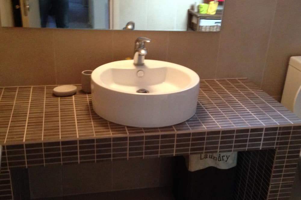 Photo of Bathroom in Zakhloritika