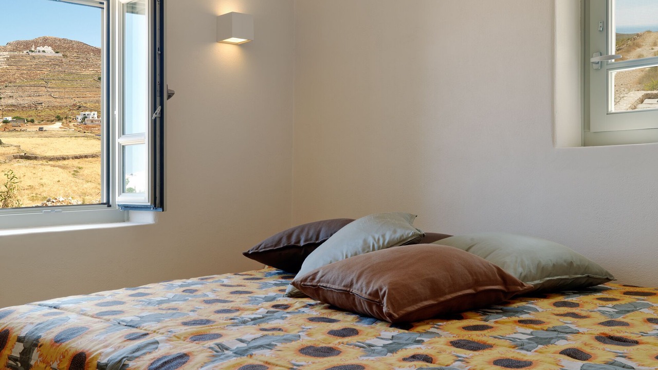 Photo of Bedroom in Folegandros Town