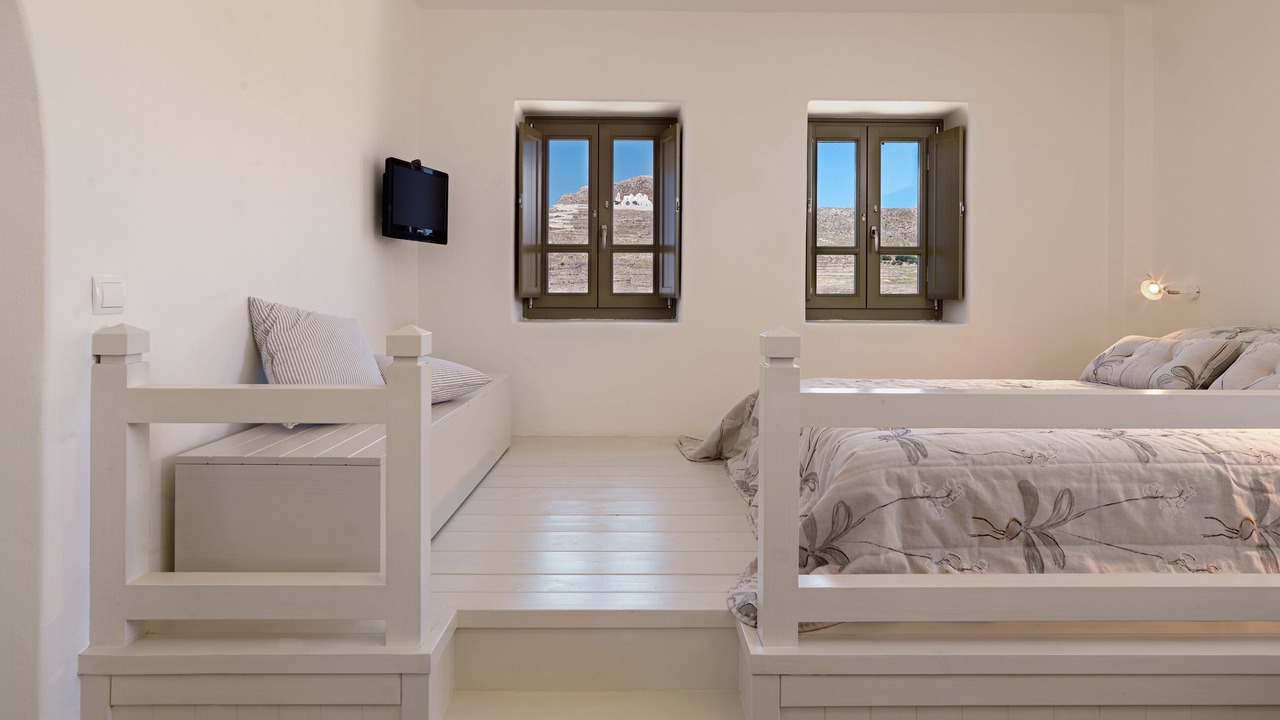 Photo of Bedroom in Folegandros Town