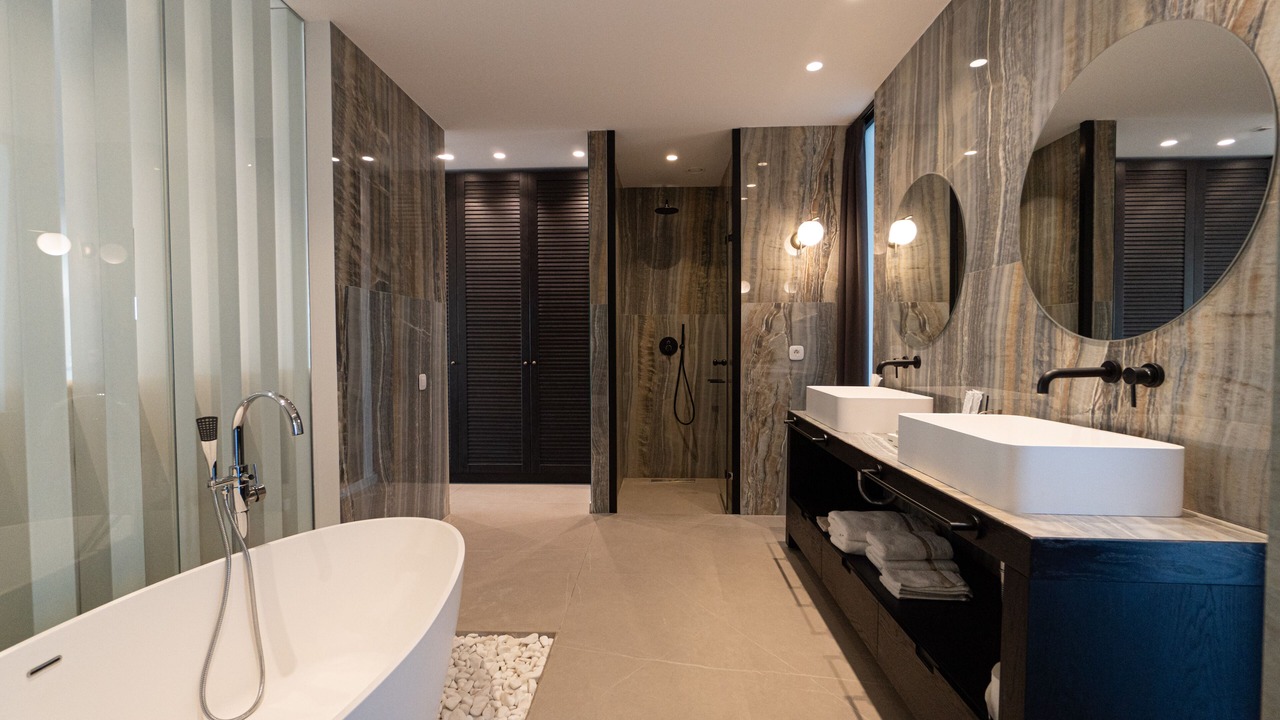 Photo of Bathroom in Lambi